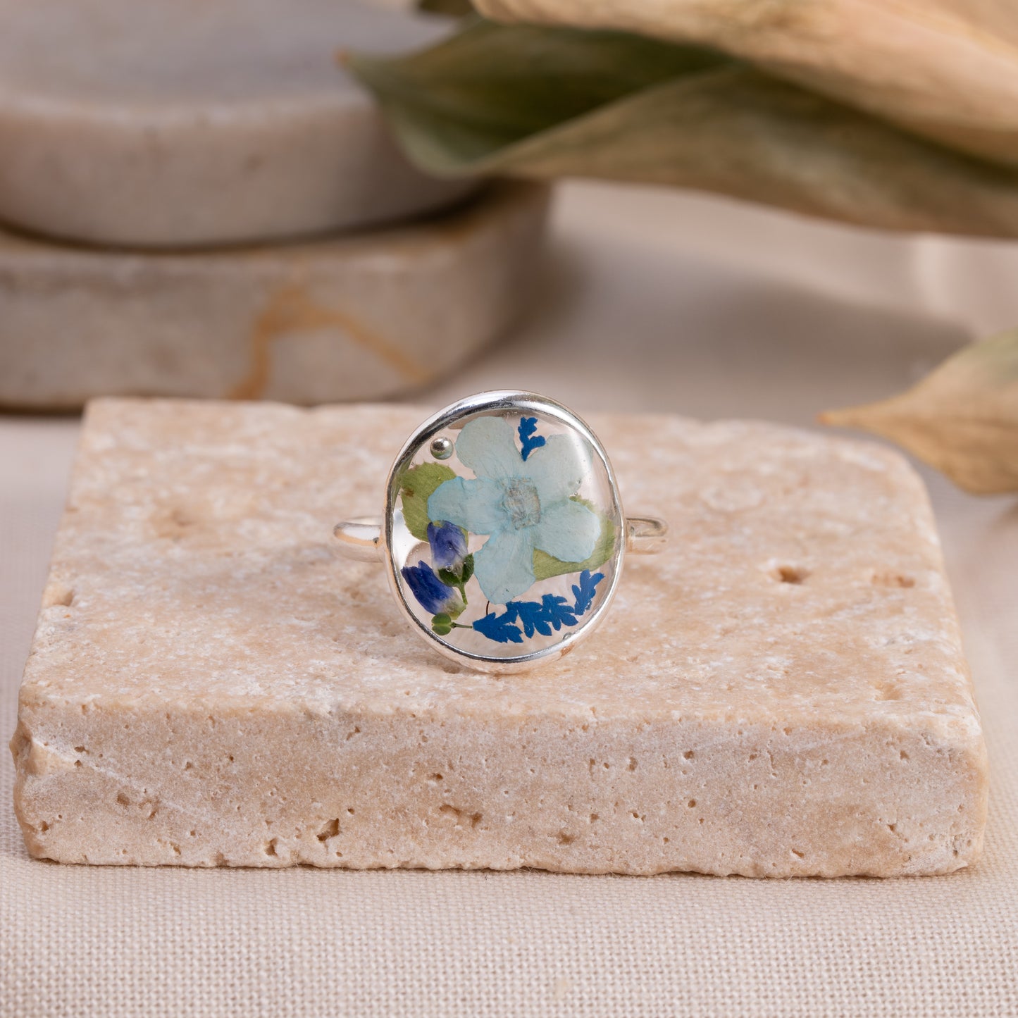 Nature-Inspired Sterling Silver Ring – Real Flower and Resin