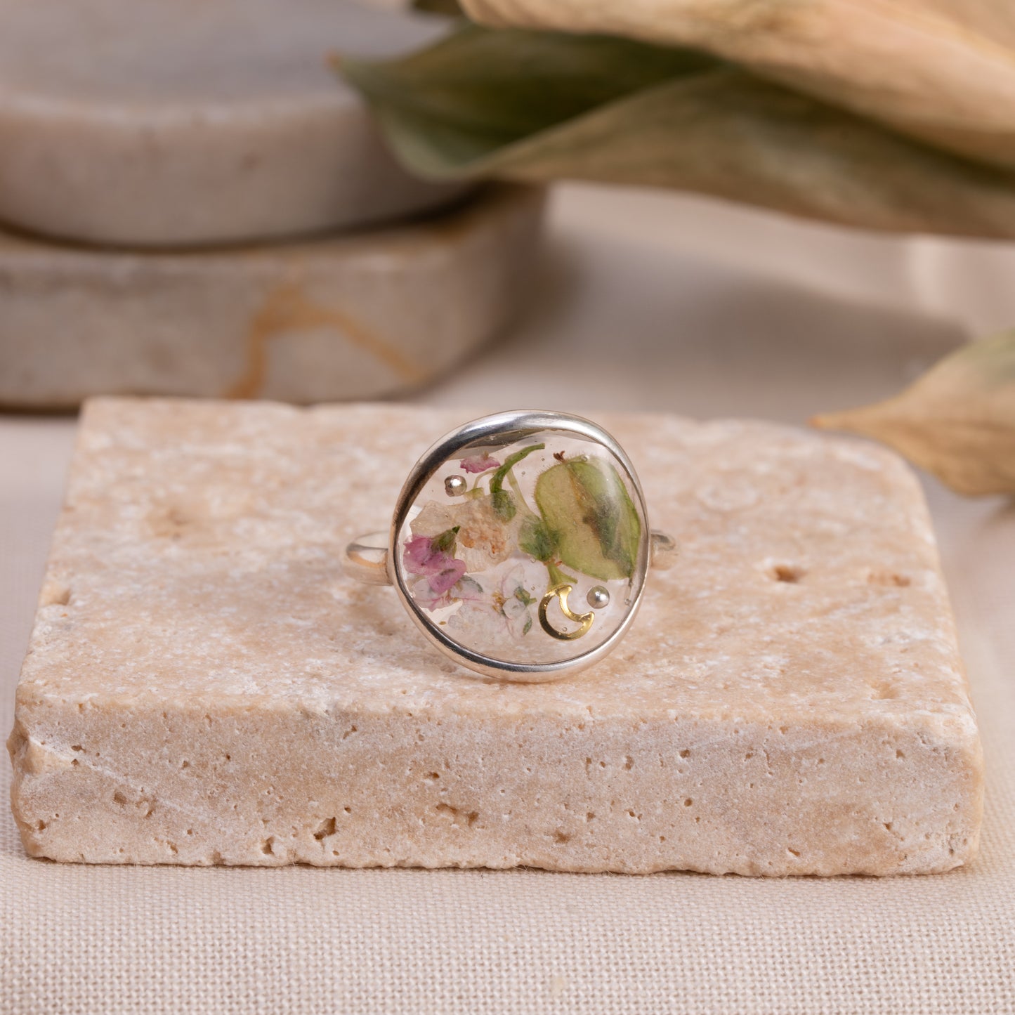 Floral Beauty Resin Ring