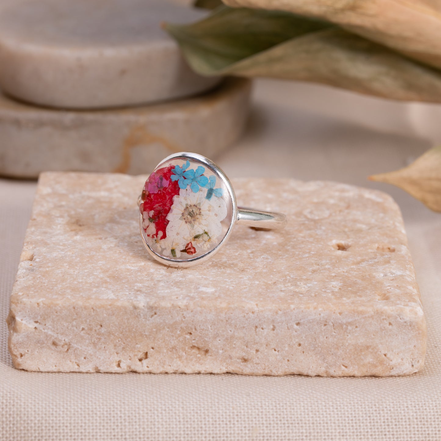 Pressed Flower Ring in Resin – Handcrafted Sterling Silver Design