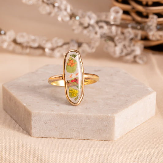 Gold-Filled Rings with Real Flowers – Handmade & Unique Gifts