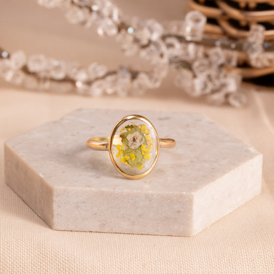 Nature-Inspired Gold-Filled Ring with Dried Flowers – Custom Gift