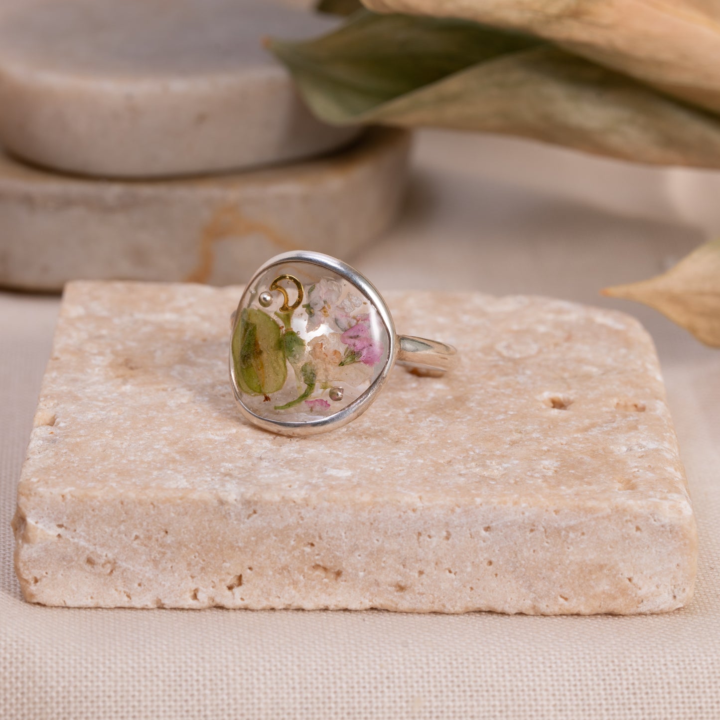 Floral Beauty Resin Ring