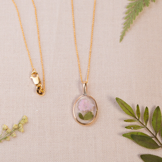 Gold-Filled Pressed Flower Necklace – Nature-Inspired